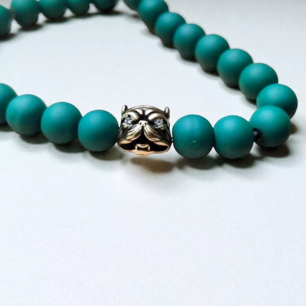 Bransoletka Mops z koralikami złoty/srebrny