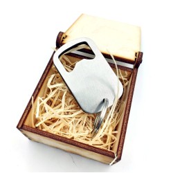 Brelok otwieracz drewniany z grawerem